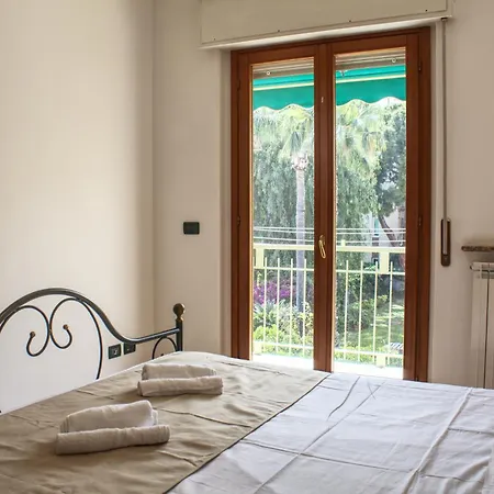 A Un Sottopasso Dal Mare - Relax Con Vista E Posto Auto! Ceriale
